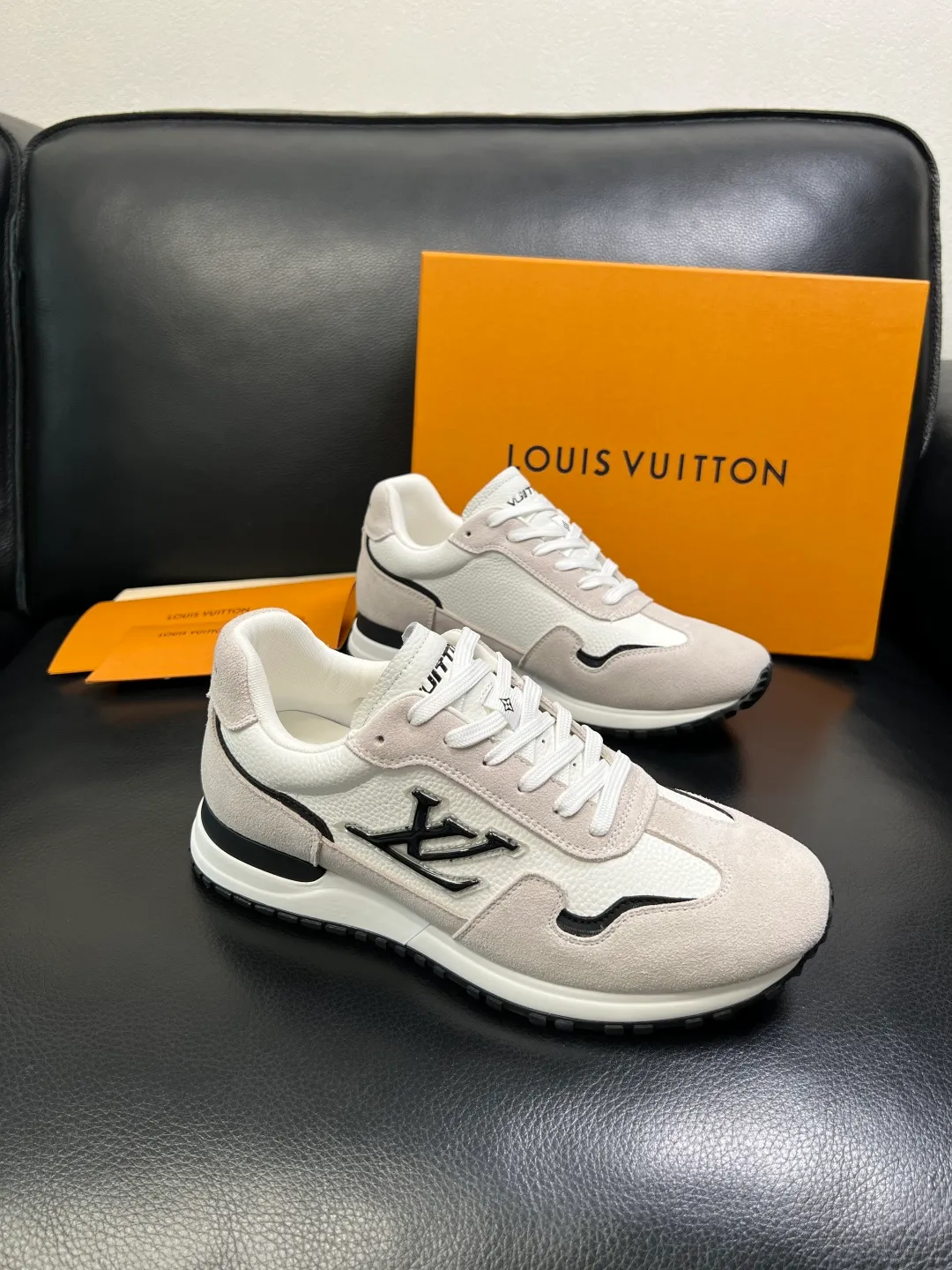Men's shoes 💰620 Lv high quality top handicrafts Louis Vuitton, counters are equipped with original factory configuration, uppers are imported from Italy, high-quality splicing colorful complex handicrafts, imported cowhide lining is soft and comfortable, soles: original soles specially provided by the original factory, T men's shoes 💰U exclusive movable molded soles are super comfortable, original factory single goods, code number 39-44 (customized 38 45)